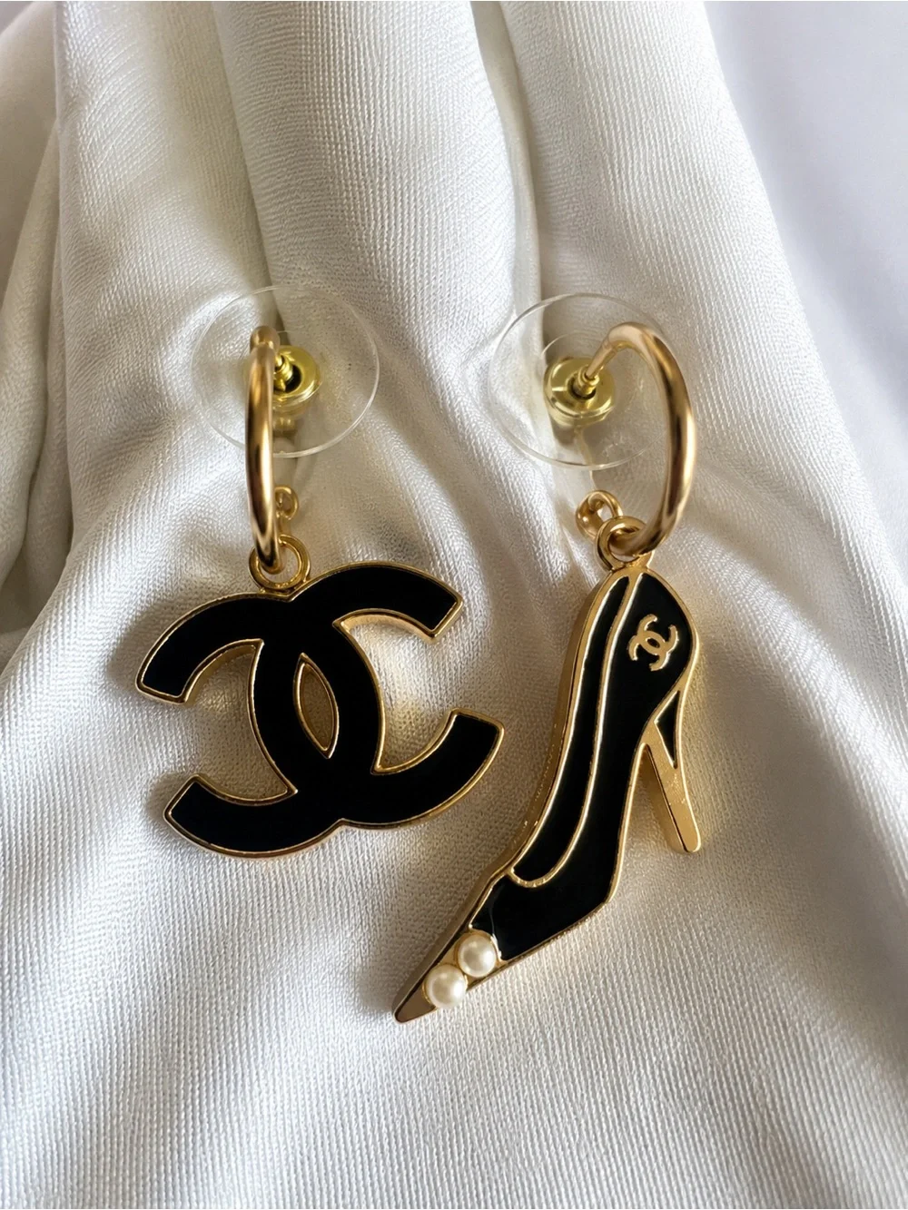 Authentic CHANEL 02A CC Logo & High Heel Mismatched Drop Earrings Black Gold
